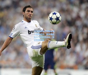 澳客网官网：卡马乔谈维尼修斯被换下情绪波动，国家德比压力下的正常反应，五分钟即平复